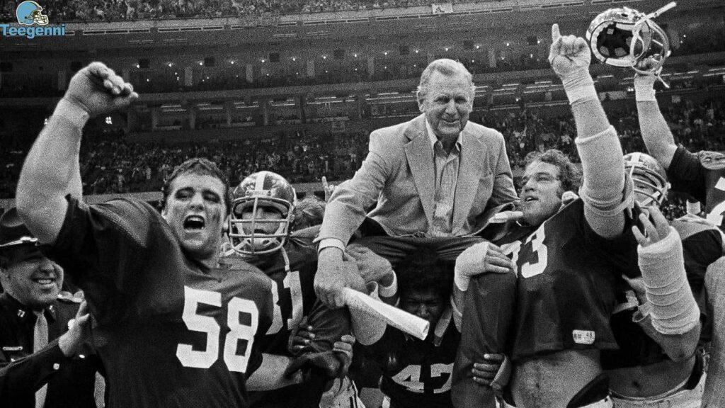 The Bear Bryant statue